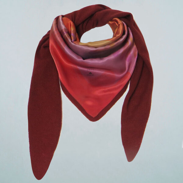 CASHMERE TRIANGLE | Beyond | col. rusty red